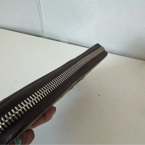 EUC Authentic Gucci monogram zippy wallet ❤️ - Picture 12 of 15